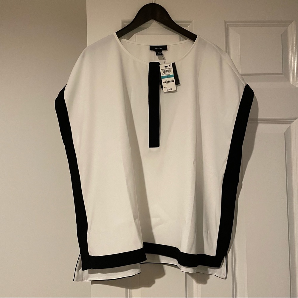 Alfani NWT Soft White Urban Botanical Blouse Size 16